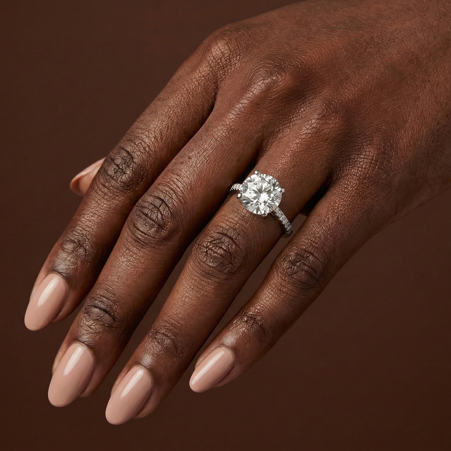 2.17ct Round Brilliant Cut Diamond Shoulder Engagement Ring - D/E, VVS/VS - IGI - 18ct White Gold