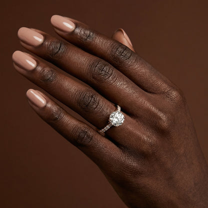 Classic Round Briliant Cut with Diamond Shoulders Engagement Ring - 2ct+, E/F, VVS - 18ct Rose Gold