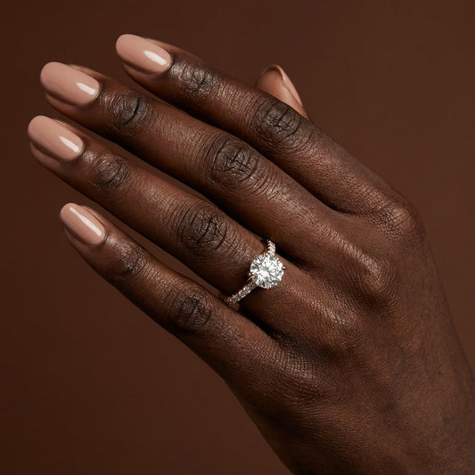 Classic Round Briliant Cut with Diamond Shoulders Engagement Ring - 2ct+, E/F, VVS - 18ct Rose Gold